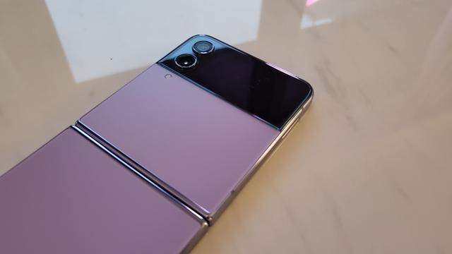 Samsung Galaxy Z Flip 4 5G. Liputan6.com/Iskandar