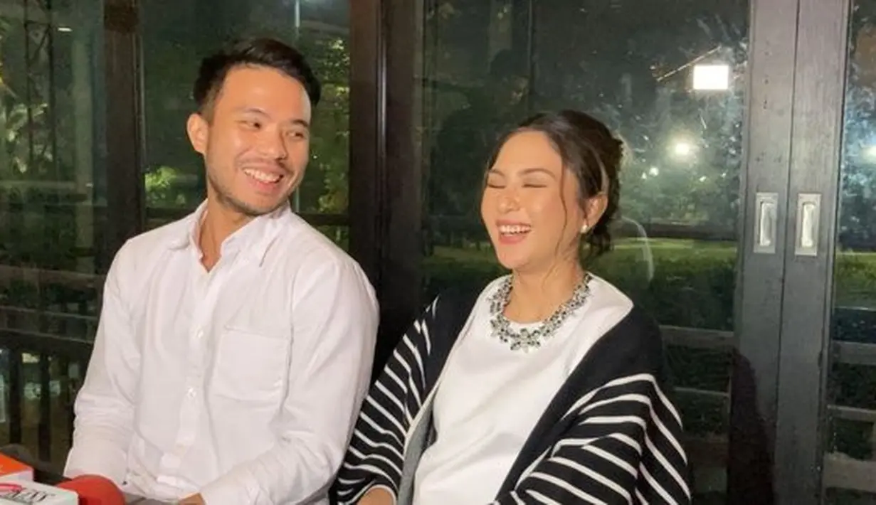 Mengetahui berbadan dua, Jessica langsung memberi kabar kepada keluarganya hingga terharu. [Foto: KapanLagi.com/Muhammad Akrom Sukarya]