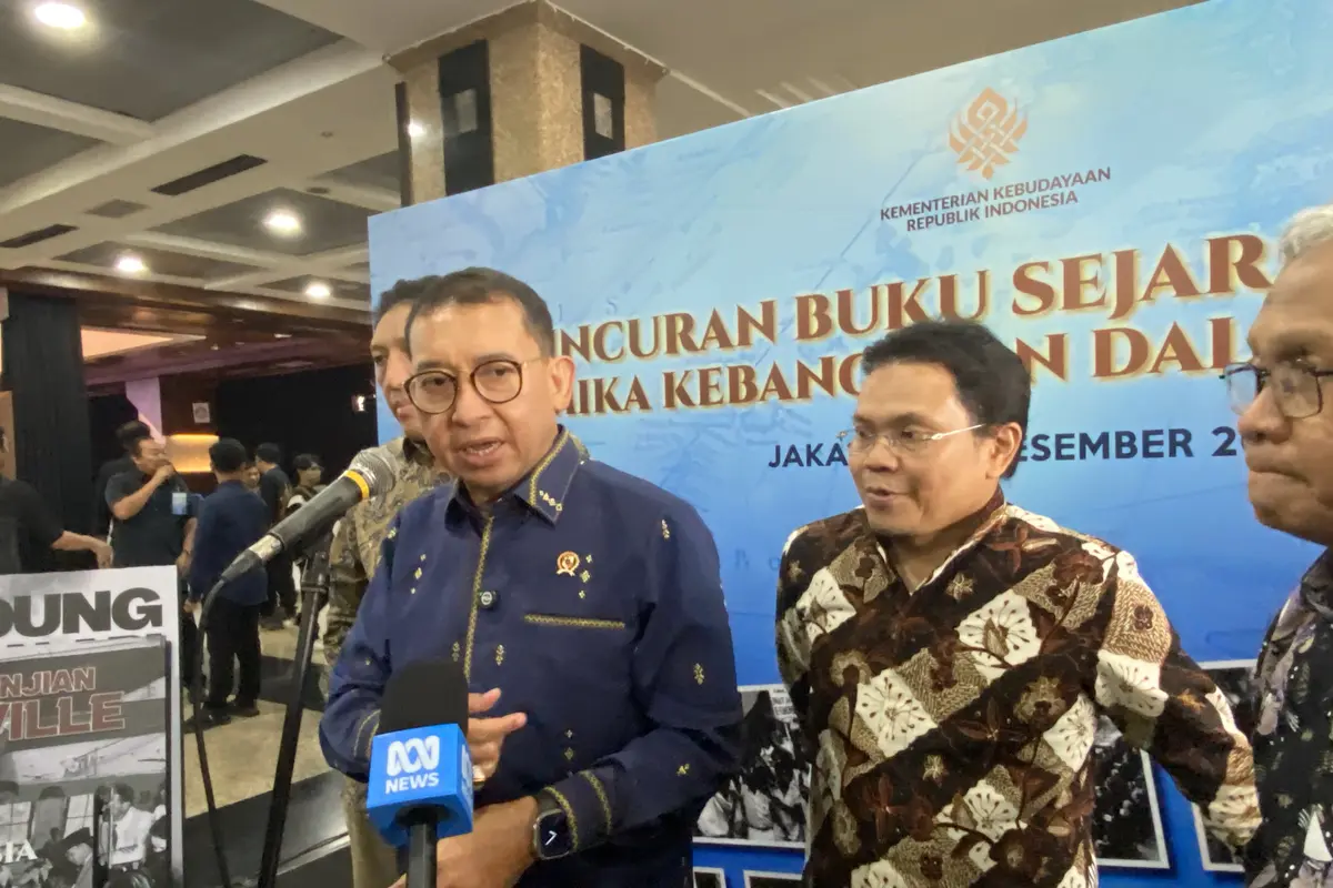 Menteri Kebudayaan (Menbud), Fadli Zon  di Kantor Kemendikdasmen, Jakarta, Minggu (14/12/2025).