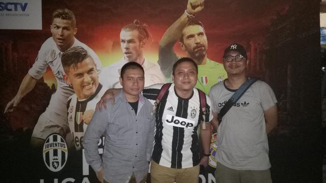 Martin (tengah), pendukung Juventus