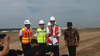 Jokowi memberi keterangan di Proyek Pembangunan Bandara Soekarno Hatta, Kamis (21/6/2018). (Liputan6.com/Hanz Jimenez Salim)