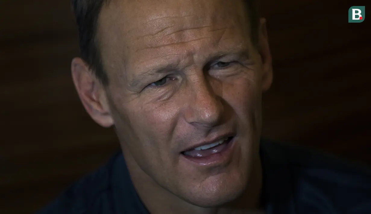 Teddy Sheringham menjawab pertanyaan saat interview di Hotel Ayana MidPlaza, Jakarta, Jumat (4/5/2018). Mantan pemain Timnas Inggris ini pada kariernya pernah membela Tottenham dan Manchester United. (Bola.com/Vitalis Yogi Trisna)