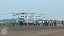 Presiden Joko Widodo tiba di Bandar Udara Internasional Kertajati di Majalengka, Jawa Barat, Kamis (14/1). Bandara Kertajati itu bisa segera dioperasikan, atau selambat-lambatnya pertengahan 2018 bisa segera dioperasikan. (Liputan6.com/Faizal Fanani)