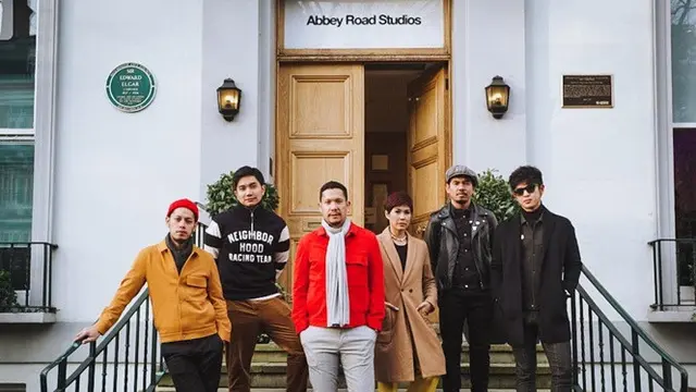 7 Potret Kebersamaan MALIQ & D'Essentials, 17 tahun berkarya di Industri Musik Tanah Air