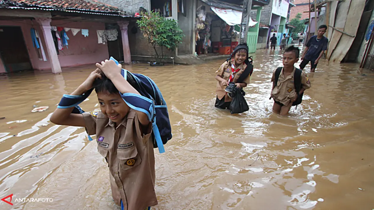 banjir-pesanggrahan-131113b.jpg