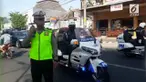 Empat polisi di Solo banjir pujian lantara mendahulukan ambulans ketimbang rombongan presiden untuk melintas.