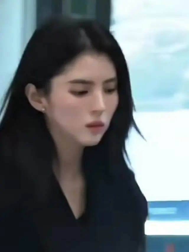 Han So Hee hadir di rumah duka Kim Sae Ron