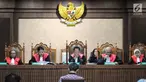 Majelis Hakim membacakan vonis dalam sidang lanjutan terdakwa dugaan gratifikasi dan suap pengesahan APBD Provinsi Jambi, Zumi Zola di Pengadilan Tipikor Jakarta, Kamis (6/12). Zumi Zola divonis dengan hukuman 6 tahun penjara. (Liputan6.com/Faizal Fanani)