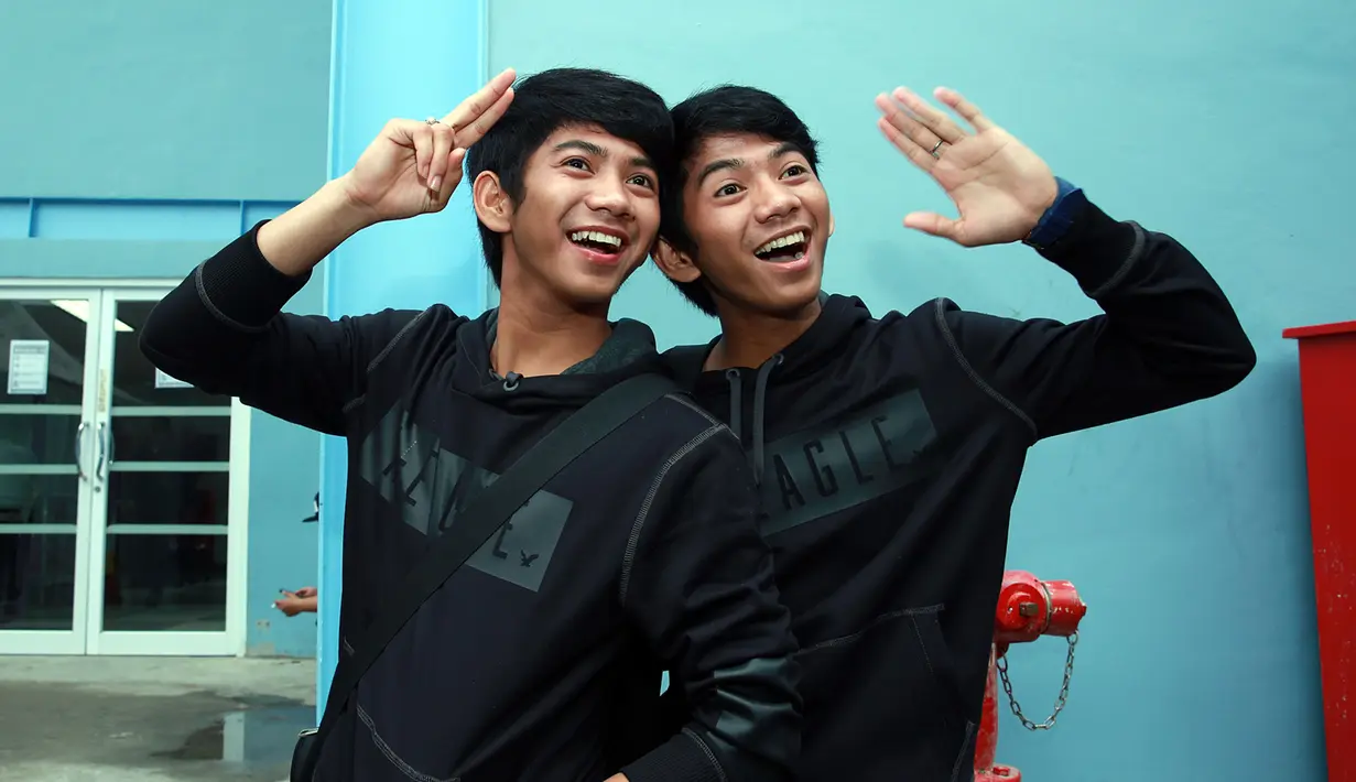 "Pernah dimarahin tuh pertama kan ke Ridho habis itu ke Ridho lagi. Kok nggak ke Rizki dan ternyata salah orang," ujar Ridho. (Deki Prayoga/Bintang.com)