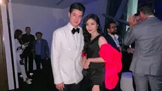 Febby Rastanty bertemu sang idola, Mario Maurer, dan berkesempatan berfoto bersama. (Foto: Instagram/ febbyrastanty)