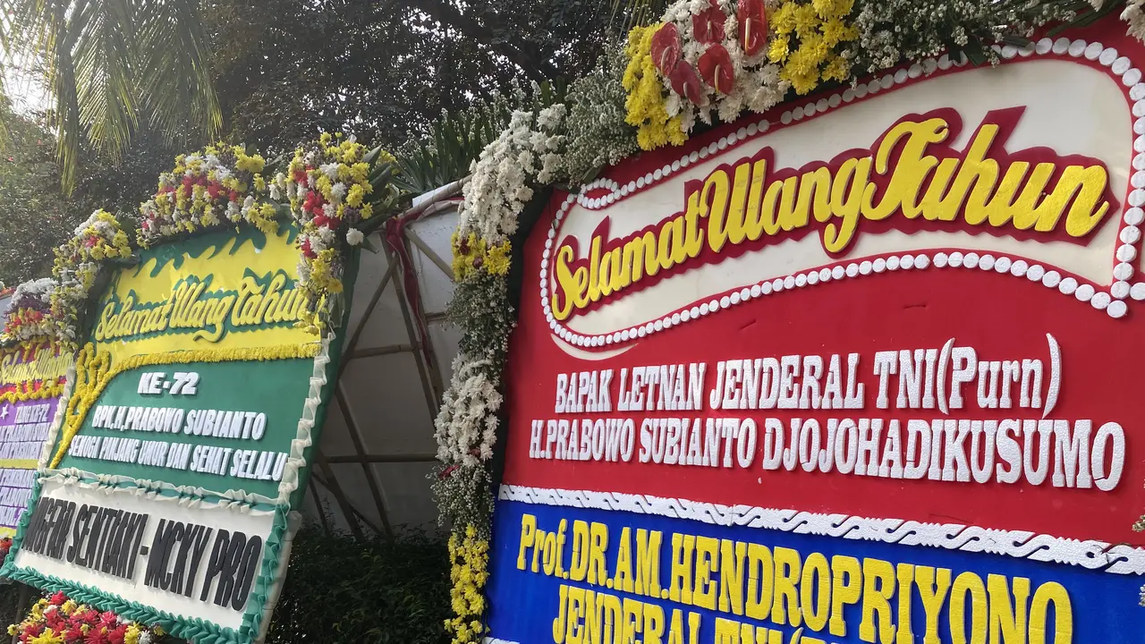 Prabowo Ulang Tahun, Karangan Bunga Membanjiri Kediamannya