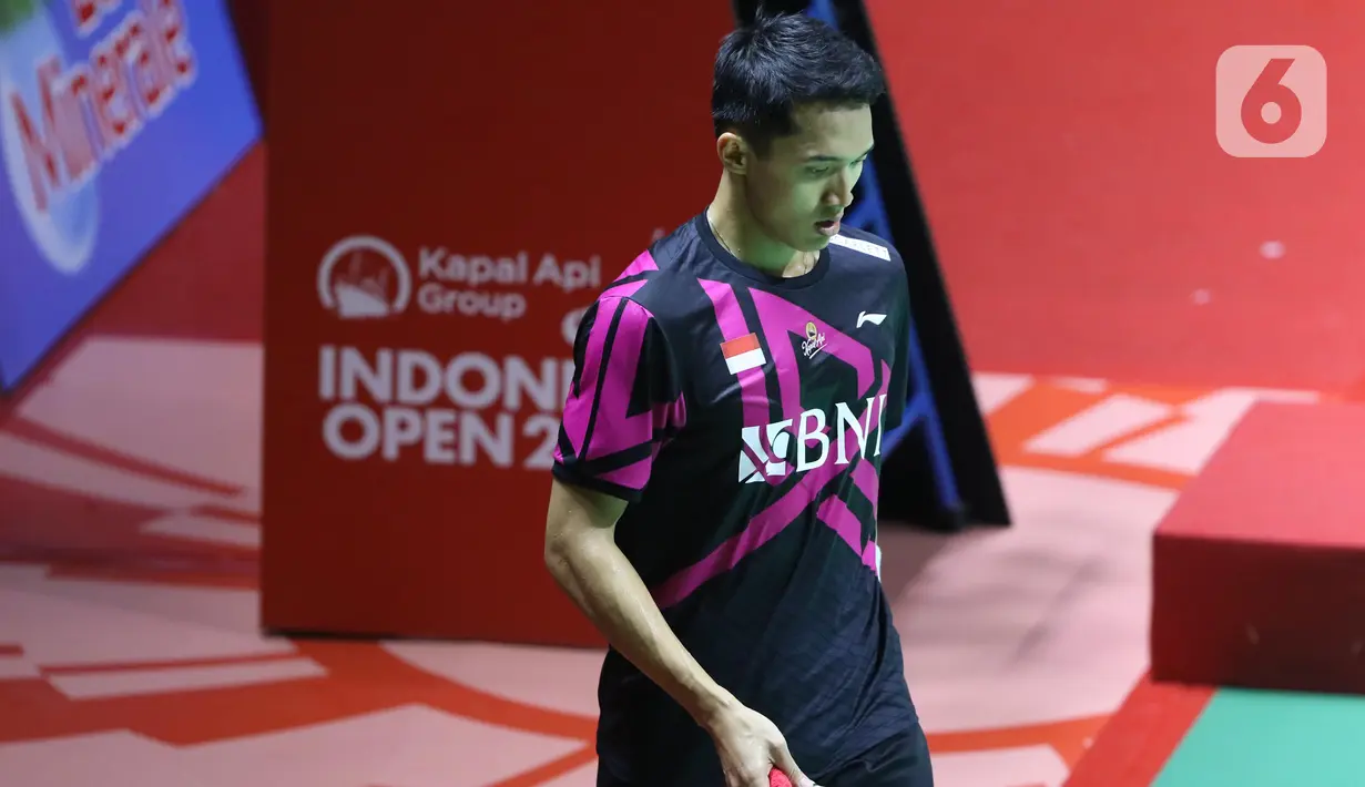 Di gim kedua, Jojo mampu memimpin dengan nyaman 8-3. Jojo terus memimpin sampai interval dengan poin tipis, 11-8. Jojo jaga jarak 15-10. (Liputan6.com/Helmi Fithriansyah)