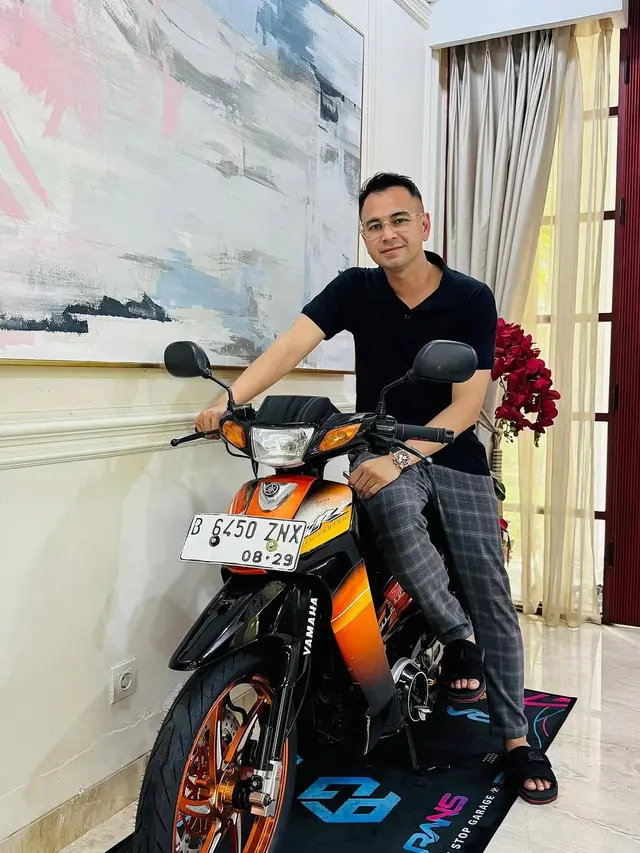 Motor Pertama Raffi Ahmad
