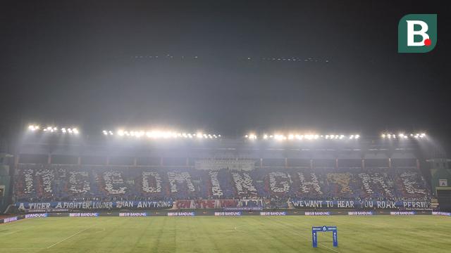 FOTO Suporter Persib Bandung di final BRI Liga 1 2023/2024
