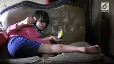 Seorang anak difabel dan bisu, ditelantarkan orang tuanya sejak balita.