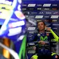 Pembalap Movistar Yamaha, Valentino Rossi mendukung penggunaan airbag (kantung udara) di MotoGP. (Manan VATSYAYANA / AFP)