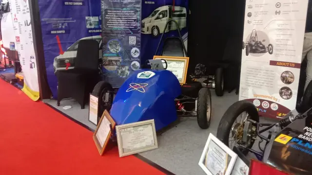 Mobil balap listrik karya mahasiswa Politeknik Negeri Bandung (PNB) dan Politeknik Negeri Jakarta (PNJ) di pameran otomotif IIMS 2023. (Liputan6.com/Jordy Rivaldo)
