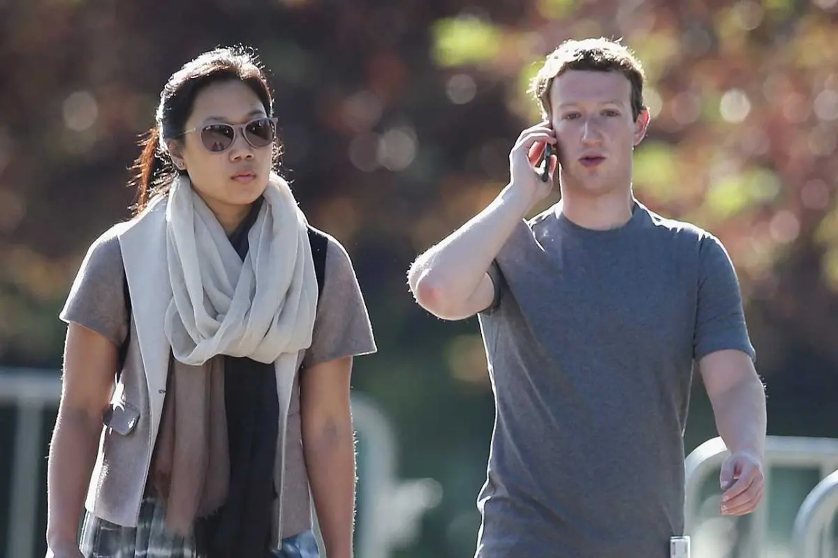 Perangi Ebola, Mark Zuckerberg Sumbang Rp 305 Miliar