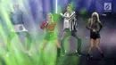 Grup K-Pop asal Korea Selatan, KARD saat tampil menutup gelaran ON/OFF Festival hari pertama di Istora Gelora Bung Karno, Jakarta, Sabtu (7/9/2019). Gelaran ON/OFF Festival akan berlangsung hingga Minggu (8/9). (Liputan6.com/Helmi Fithriansyah)