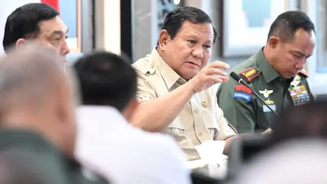 Prabowo Pimpin Evaluasi Nasional Koperasi Merah Putih di Mabes TNI