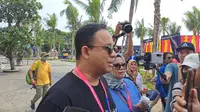 Mantan Gubernur DKI Jakarta Anies Baswedan datang ke acara balap mobil listrik Formula E 2023 di Jakarta International E-Prix Circuit, Ancol, Jakarta Utara pada Sabtu, (3/6/2023). (Merdeka).