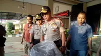 Kapolda Jawa Barat Irjen Pol Agung Budi Maryoto mengatakan dua terduga teroris pelaku penyerangan Mapolres Indramayu adalah pasangan suami istri anggota JAD.Foto (Liputan6.com / Panji Prayitno)