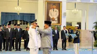 prabowo lantik gubernur dan wagub papua Matius Fakhiri dan Aryoko Rumaropen (Liputan6.com/Lizsa Egeham)