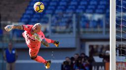 Alex Cordaz. Kiper Italia berusia 39 tahun ini didatangkan Inter Milan secara gratis pada awal musim 2021/2022 dari Crotone dan terikat kontrak hingga Juni 2023. Kiper yang merupakan produk Akademi Inter Milan ini sama sekali belum pernah dimainkan selama musim 2021/2022. (AFP/Andreas Solaro)