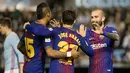 Pemain Barcelona merayakan gol Jose Arnaiz ke gawang Celta Vigo pada pertandingan leg pertama babak 16 besar Copa del Rey di Stadion Balaidos, Kamis (4/1). Barcelona unggul lebih dulu sebelum Celta Vigo menyeimbangkan skor 1-1. (AP/Lalo R. Villar)