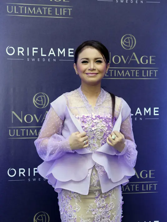 Saat peluncuran produk Oriflame di kawasan Karet, Jakarta Selatan, Jumat (11/3/2016), perempuan biasa disapa Oca ini mengatakan sering cuci muka. (Nurwahyunan/Bintang.com)