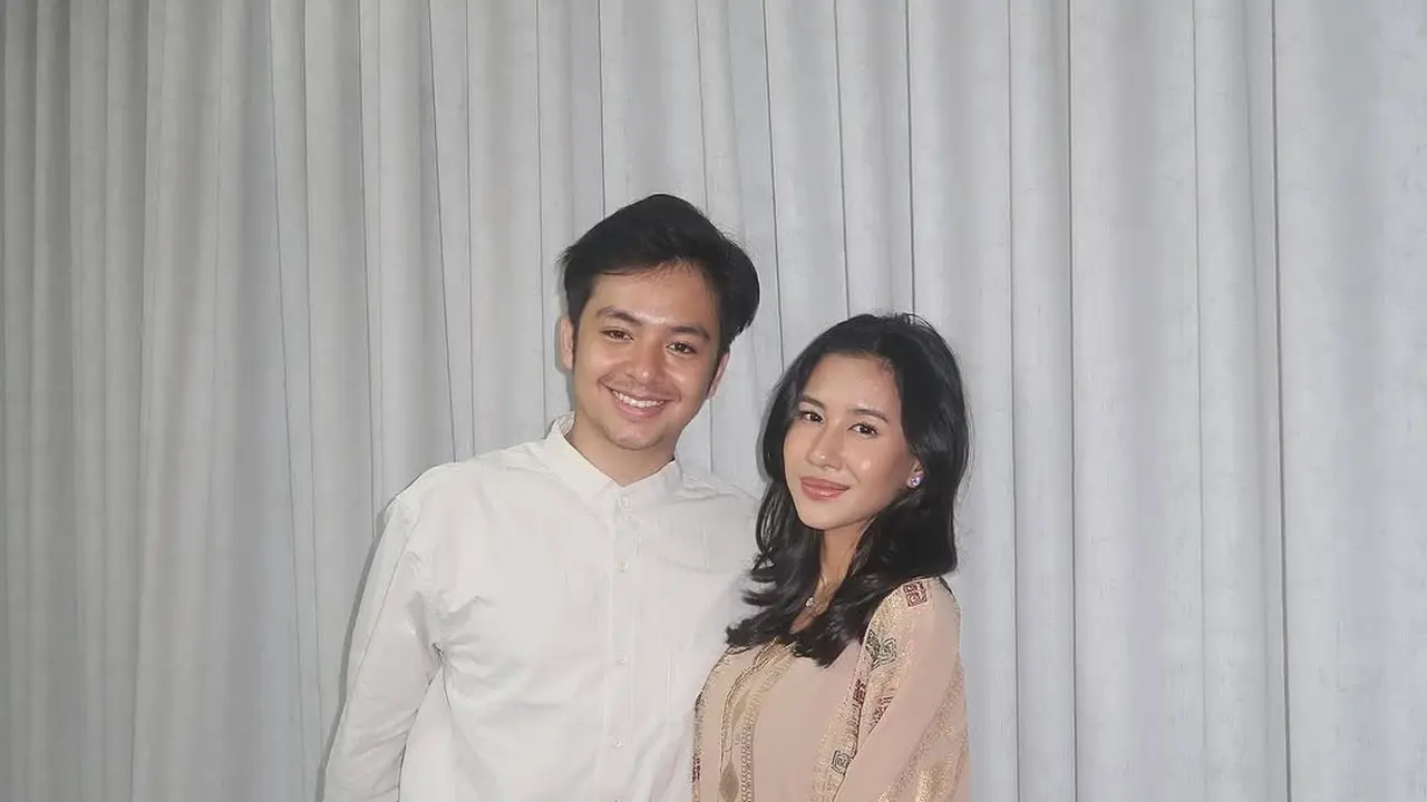 Gaya Angga Yunanda dan Shenina Cinnamon di Lebaran Perdana sebagai Pasutri, Simpel tapi Elegan