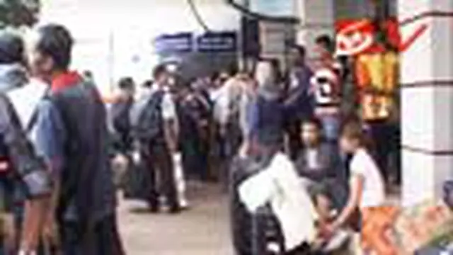Stasiun Senen Dipadati Penumpang