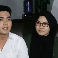Berjuang melawan kanker, Aldi Taher akan menjalani pengobatan di Indonesia. Sudah lakukan dua kali kemoterapi, Aldi mengalami mual dan lebih banyak untuk mengonsumsi buah.