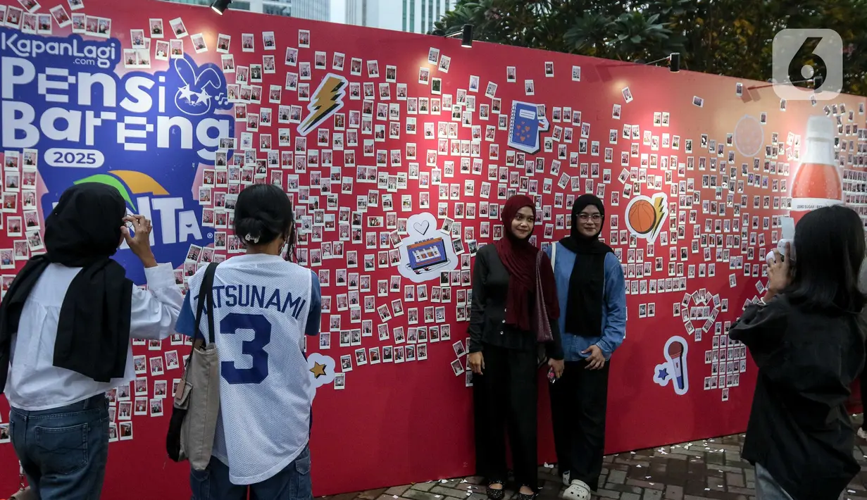 Untuk diketahui, perhelatan KapanLagi Pensi Bareng Fanta 2025 yang digelar pada Sabtu (28/6/2025) di GOR Soemantri Brodjonegoro, Jakarta, menjadi rangkaian penutup Roadshow KapanLagi Pensi di beberapa Sekolah Menengah Atas (SMA) di Jakarta. (Liputan6.com/Herman Zakharia)