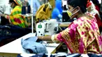 Aktivitas pekerja di pabrik garmen di Dhaka, Bangladesh (12/8/2020). Pendapatan ekspor Bangladesh pada Juli tercatat lebih dari 44 persen lebih tinggi dibandingkan Juni, yang berarti sektor ekspor di negara itu kembali berangsur normal setelah menderita dampak serius akibat pandemi COVID-19.(Xinhua)