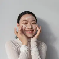 Kebiasaan Mencuci Wajah yang Bisa Merusak Skin Barrier (Foto/Sumber: Freepik)
