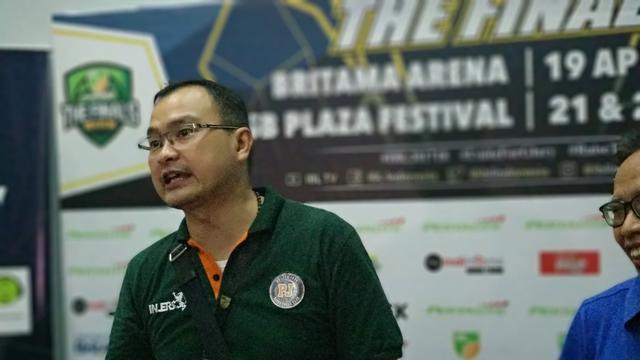 Pelatih Pelita Jaya, Johanis Winar