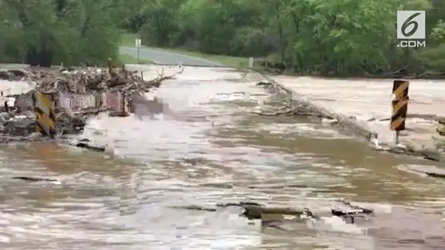 Sungai Rocky meluap sebabkan banjir di sejumlah wilayah di North Carolina.