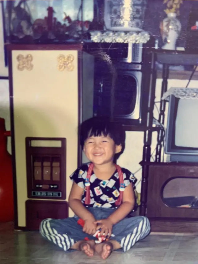 Foto masa kecil Kim Seon Ho. (Instagram/ seonho__kim)