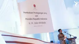  Ketua Dewan Komisioner Otoritas Jasa Keuangan  (OJK) Muliaman Hadad saat memberikan kata sambutan dalam peresmian pembukaan sektor perdagangan saham perdana di Gedung Bursa Efek Jakarta, Jumat (2/1/2014).(Liputan6.com/Faizal Fanani)