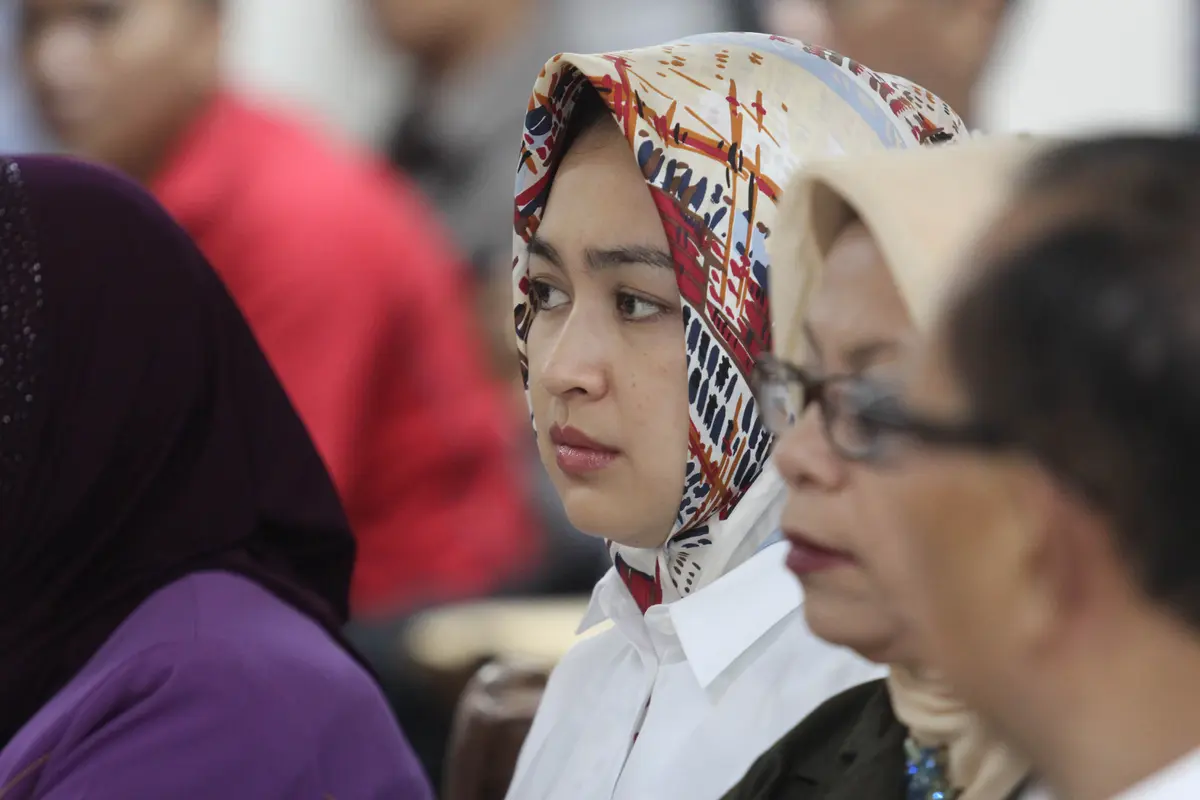 [FOTO] Kesetiaan Airin Temani Suami Jalani Sidang Perdana