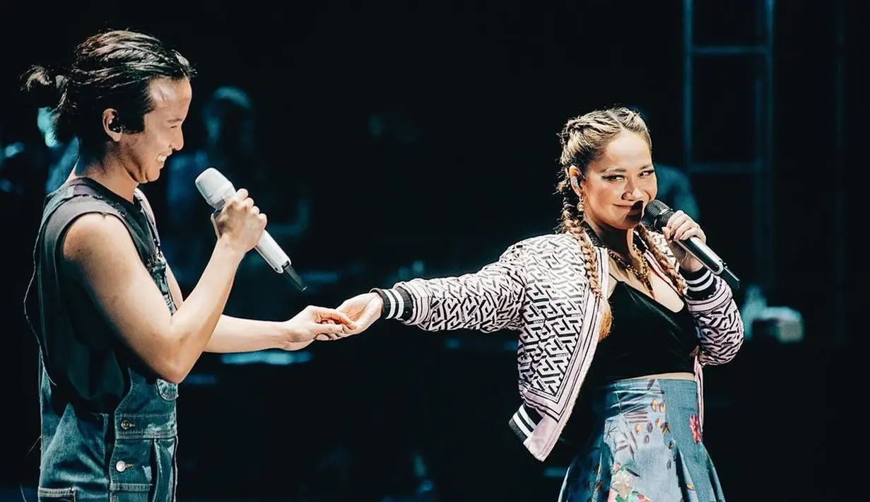Diketahui, Bunga Citra Lestari atau BCL dan Ray Saputra memang cukup dekat karena kerap terlibat dalam satu panggung bersama. (FOTO: instagram.com/rayprasetya22)