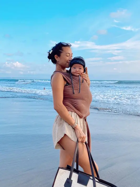 (Instagram/jenniferbachdim)