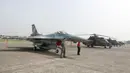 Selain itu, 20 alutsista yang terdiri dari empat pesawat F-16, delapan pesawat angkut, dan delapan helikopter juga dipastikan siap mengamankan agenda pelantikan presiden dan wakil presiden terpilih. (Liputan6.com/Herman Zakharia)
