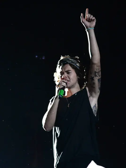 Penyanyi yang juga dikenal sebagai penulis lagu dan aktor ini kerap menjadi pujaan para penggemar khususnya wanita. (Bintang/EPA)