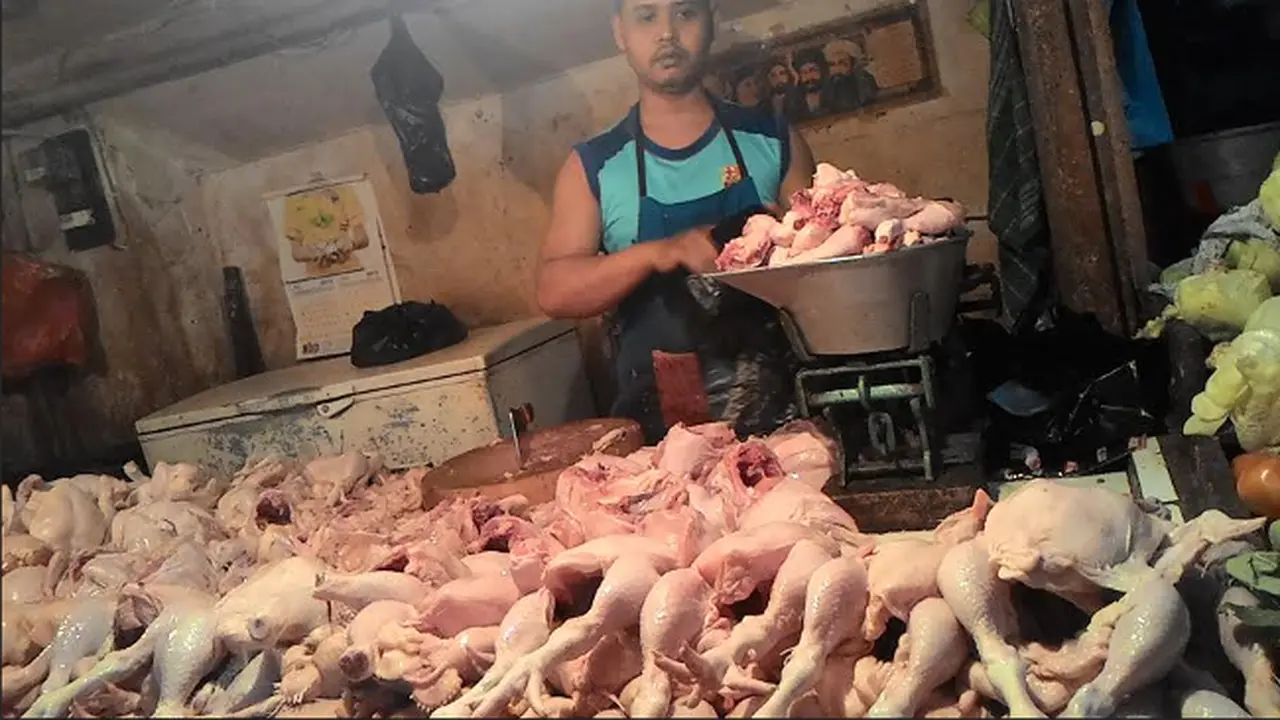 Pantauan Pasar Harga Daging Ayam