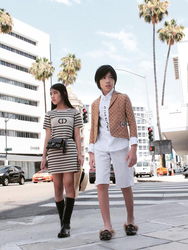 Potret Mischka dan Devon Kei, Kakak Adik Peraih Medali Olimpiade Matematika Internasional. (Sumber: Instagram/winnie_mischkaaoki)