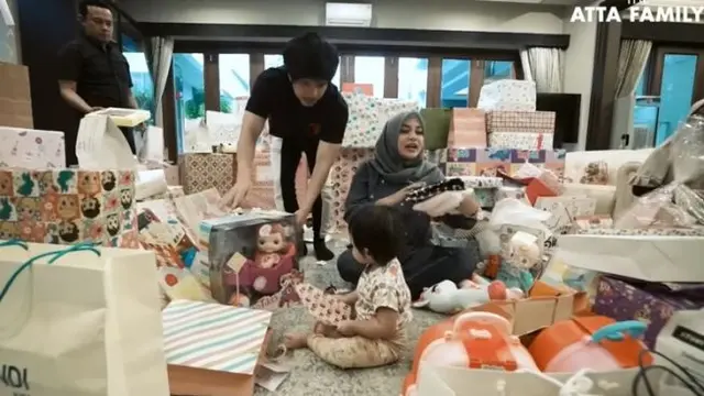 Kado ultah Ameena (YouTube/AH)