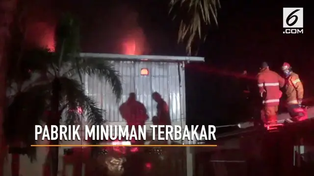 Sebuah pabrik minuman kemasan, yang berada di jalan pembangunan kota Bogor Rabu malam ludes terbakar.