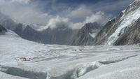 200an Pendaki Masih Terjebak Badai Salju di Lereng Gunung Everest, Tim Penyelamat Dikejar Waktu